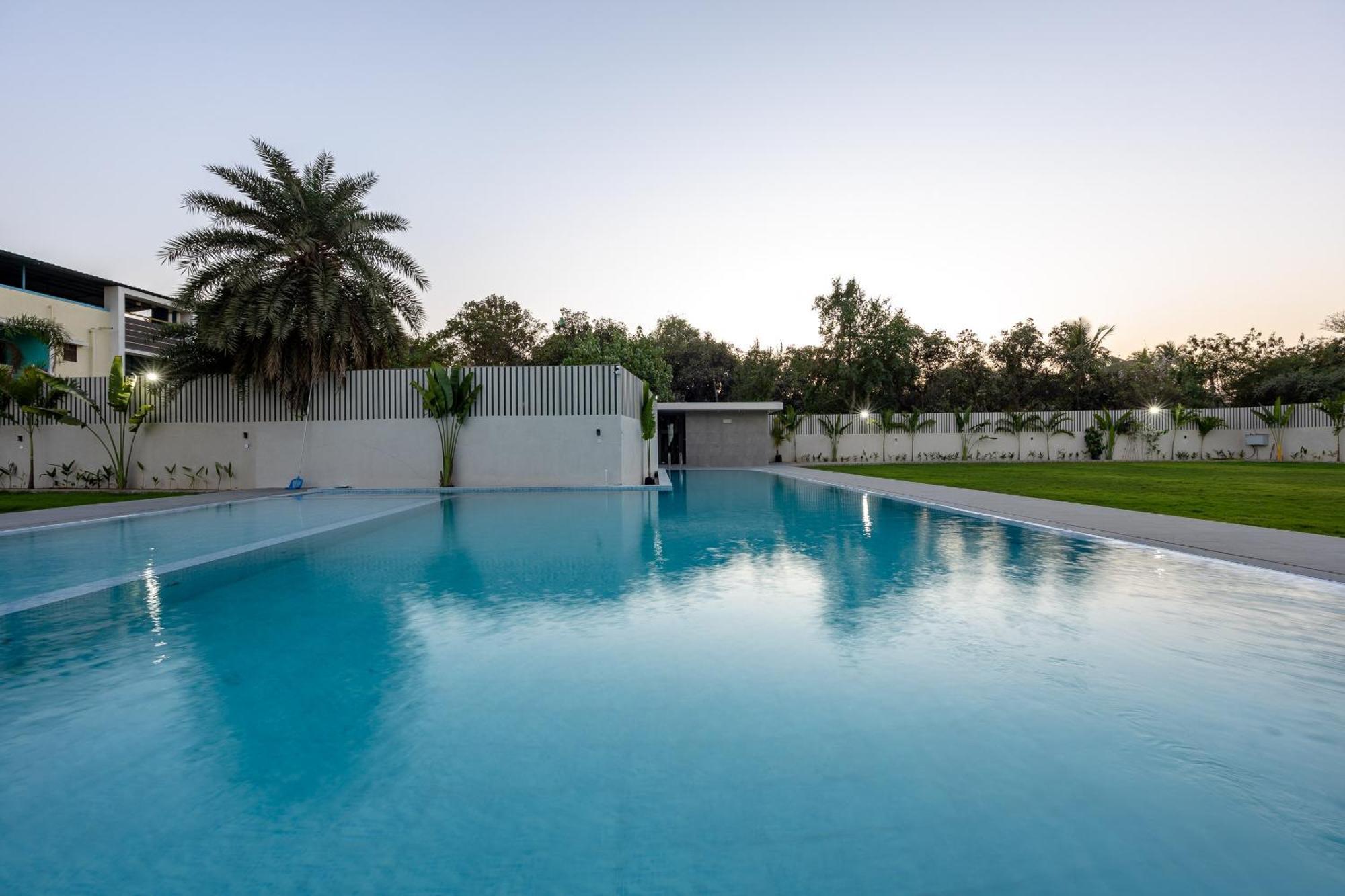 Saavi Suites Даман Экстерьер фото